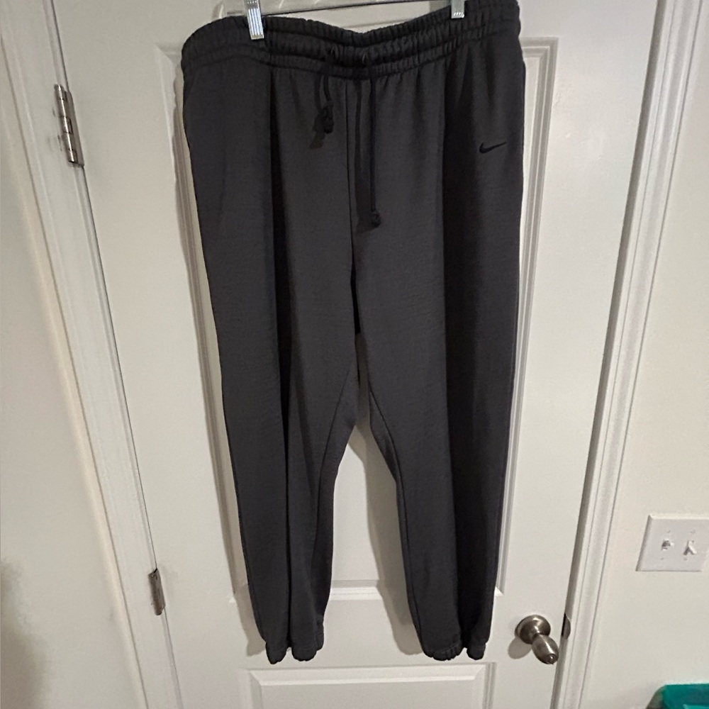Nike Men's Dark Gray Sweatpants for Men. Size:XXL